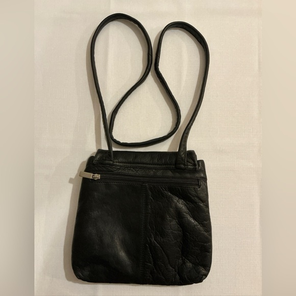 Black Leather Shoulder Bag with Zipper & Flap Closure - Picture 1 of 2